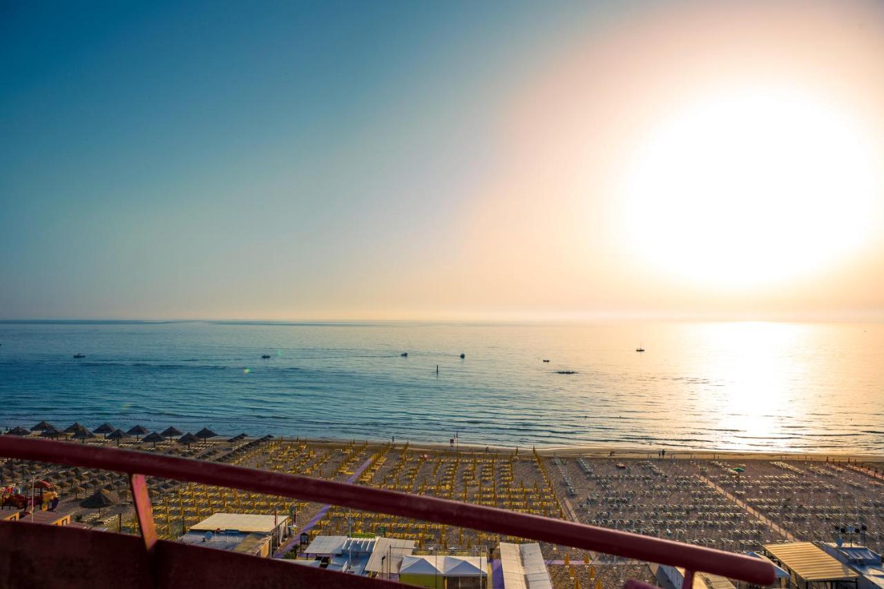 Hotel Atlantic Vista Mare Pesaro Kültér fotó