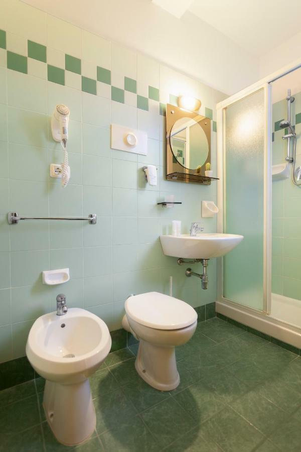 Hotel Atlantic Vista Mare Pesaro Kültér fotó