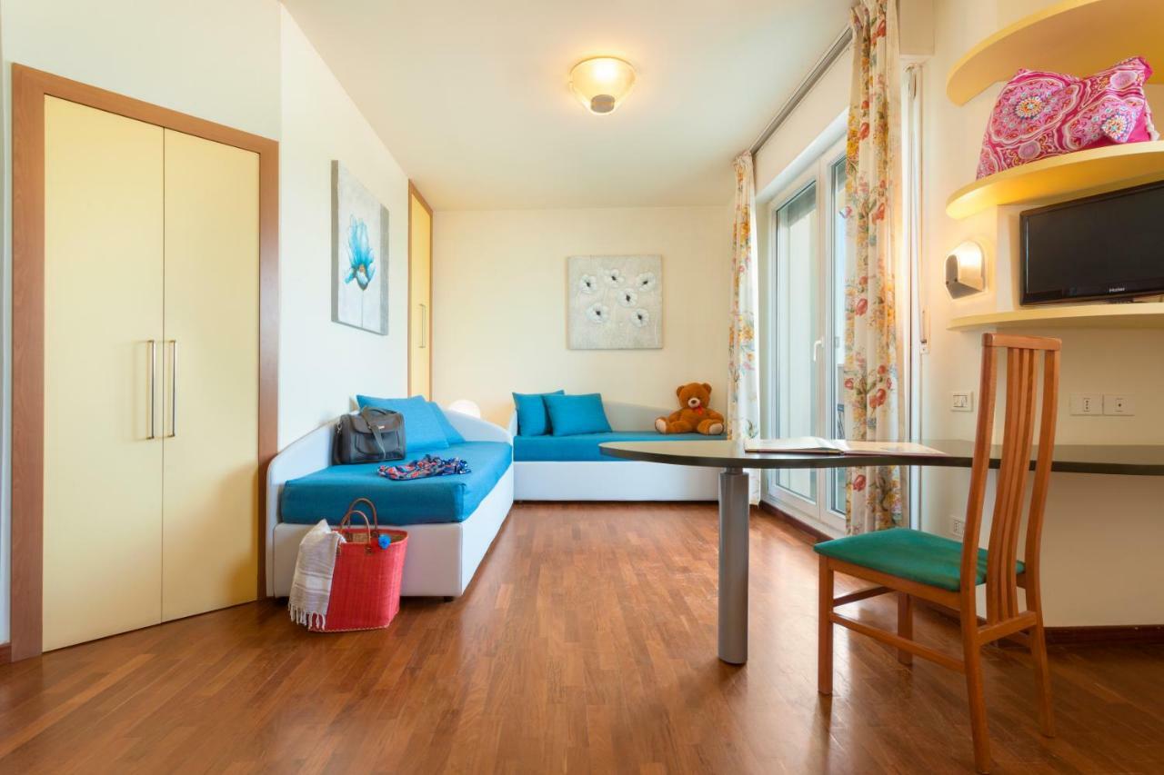 Hotel Atlantic Vista Mare Pesaro Kültér fotó