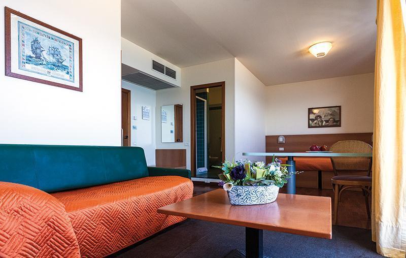 Hotel Atlantic Vista Mare Pesaro Kültér fotó