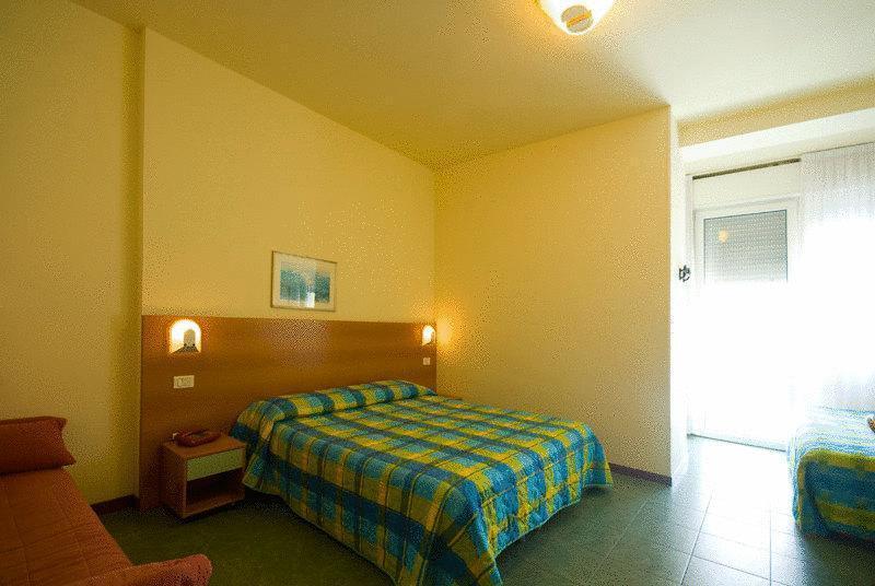 Hotel Atlantic Vista Mare Pesaro Kültér fotó