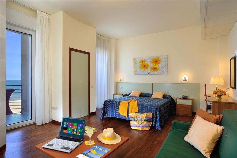 Hotel Atlantic Vista Mare Pesaro Kültér fotó